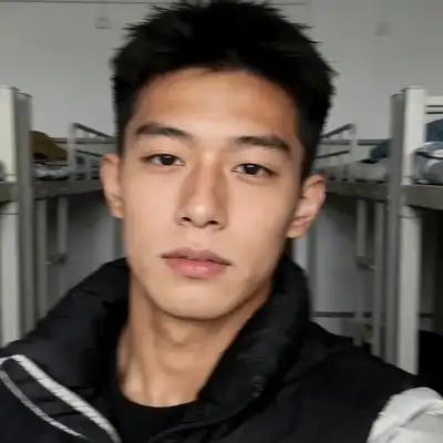 梁泽